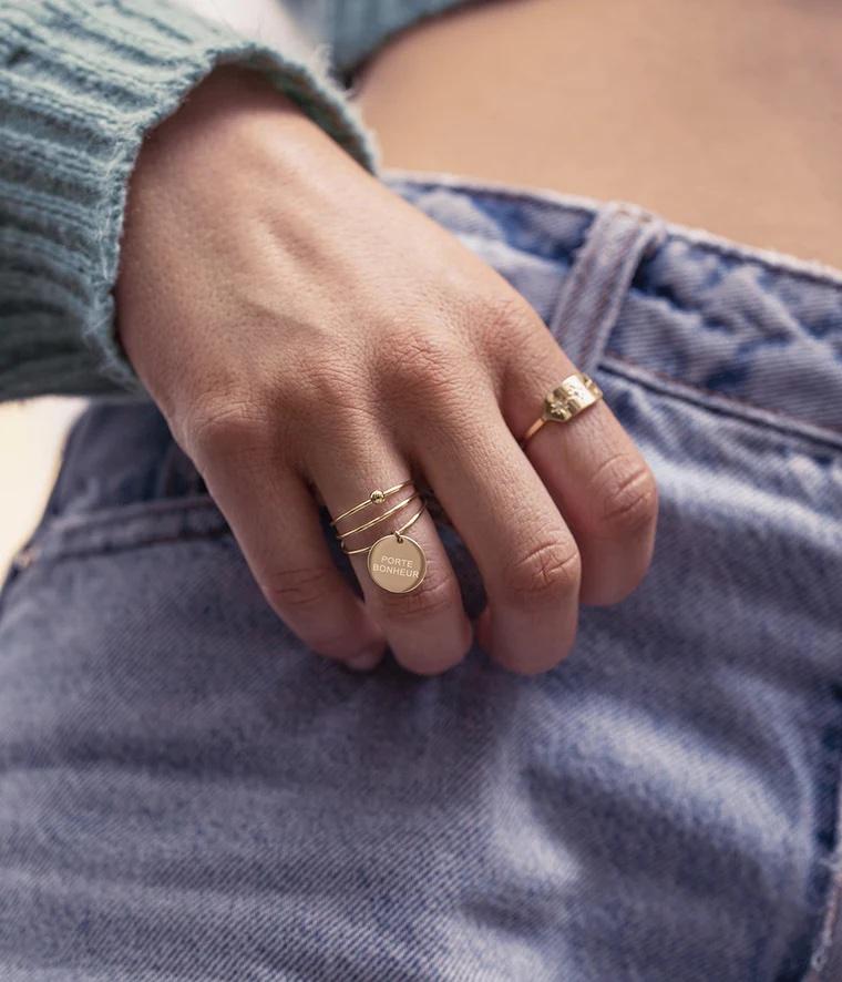 bague-lassie-acier-dore-portee_760x886_c.jpg